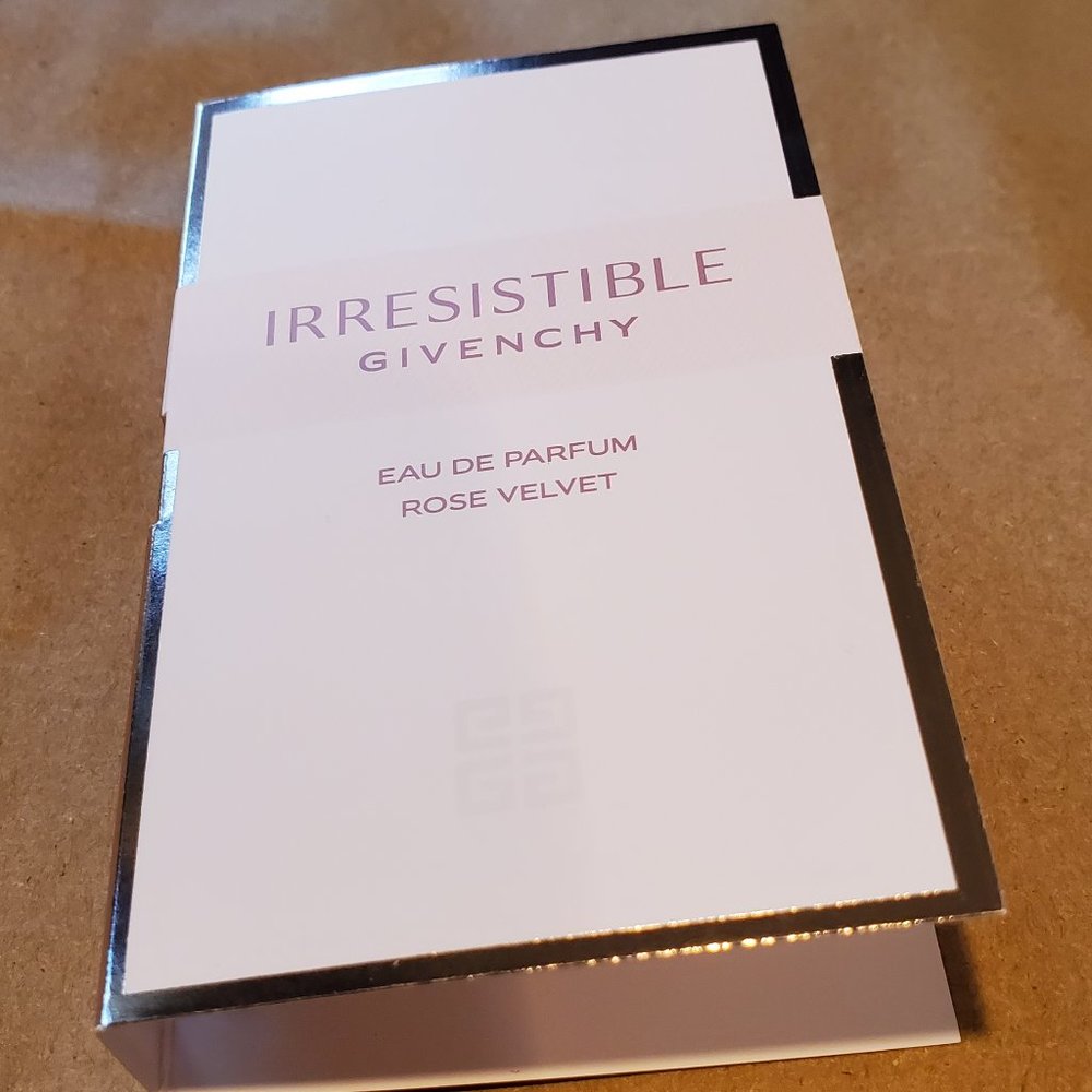 Irresistible Givenchy Rose Velvet Perfume